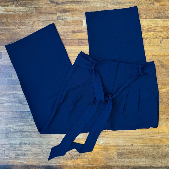 Universal Standard Tresa Wide Leg Crepe Pant - Picture 2 of 7